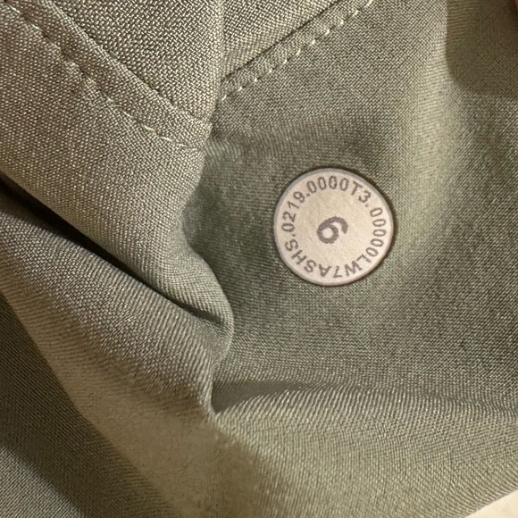 Lululemon Spring Break Away Short 3" SZ 6 - Picture 4 of 5